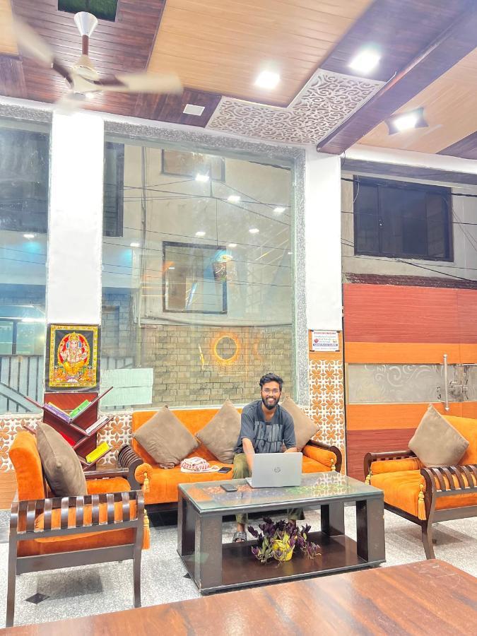 Shanti Hostel And Garden Cafe リシケーシュ エクステリア 写真