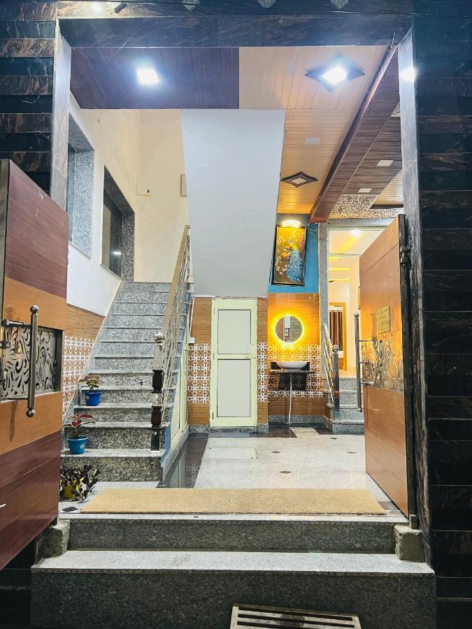 Shanti Hostel And Garden Cafe リシケーシュ エクステリア 写真