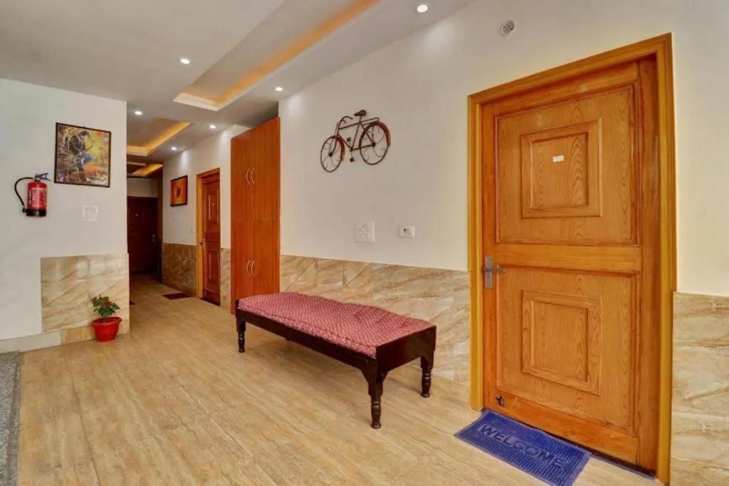 Shanti Hostel And Garden Cafe リシケーシュ エクステリア 写真